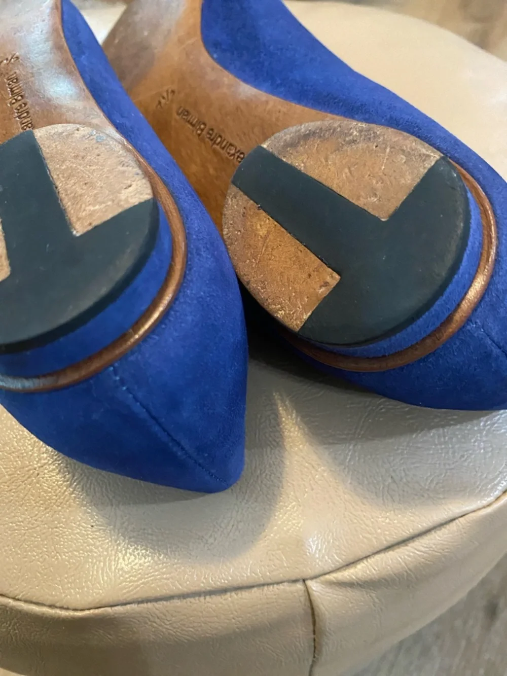 Alexandre Birman Royal Blue Suede Pointed-Toe Flats size 7.5 - Picture 5 of 8